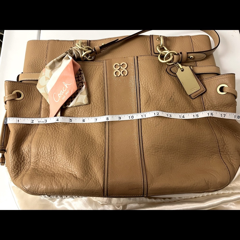 5* COACH- J1068-16476 model number - Picture 2 of 7